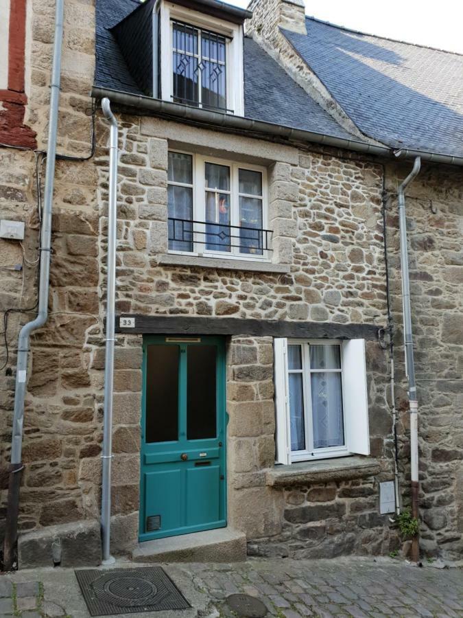 Les Volets Blancs * Dinan